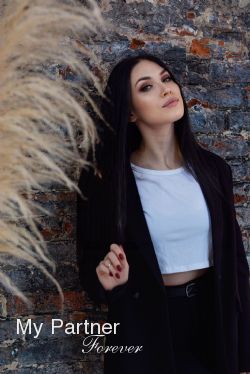 Online Dating with Stunning Russian Woman Elena from Almaty, Kazakhstan