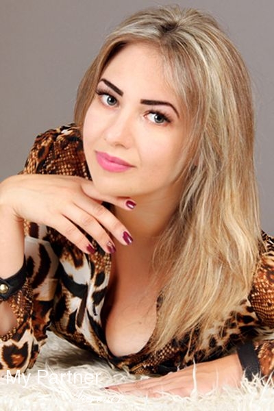 Dating Service to Meet Gorgeous Ukrainian Lady Anna from Sumy, Ukraine