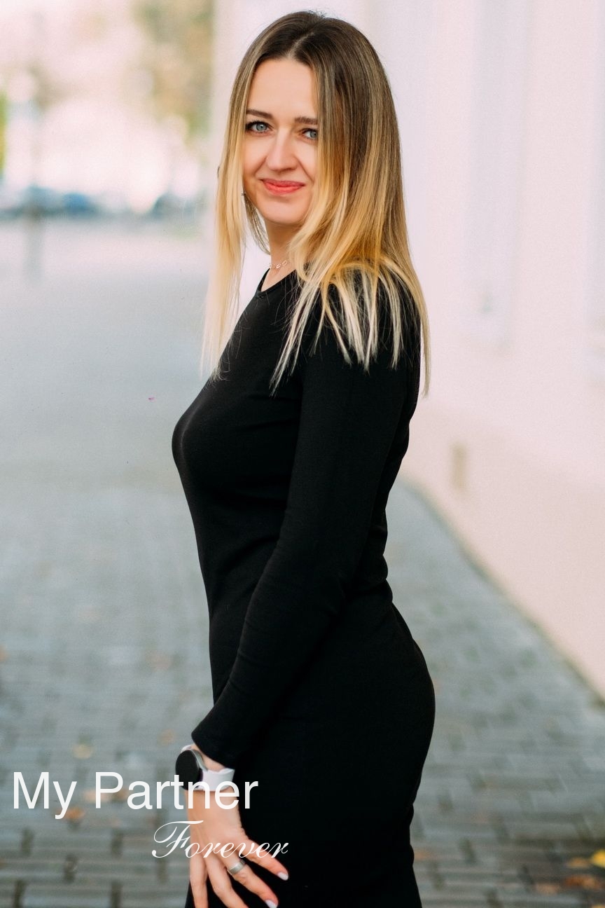 Online Dating with Stunning Belarusian Girl Lyudmila from Grodno, Belarus
