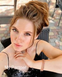Dating Service to Meet Sexy Ukrainian Girl Viktoriya from Kiev, Ukraine