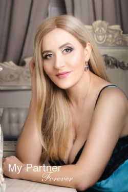 Dating Service to Meet Gorgeous Ukrainian Girl Larisa from Nikolaev, Ukraine