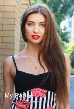 Dating Service to Meet Pretty Ukrainian Lady Kseniya from Krivoj Rog, Ukraine