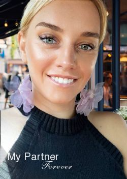 Dating Service to Meet Single Ukrainian Lady Irina from Lvov, Ukraine