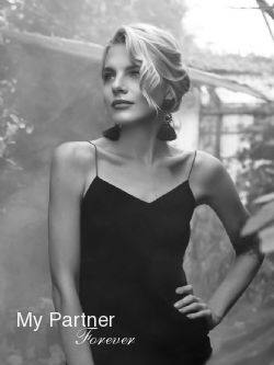 Dating with Beautiful Ukrainian Lady Yuliya from Poltava, Ukraine