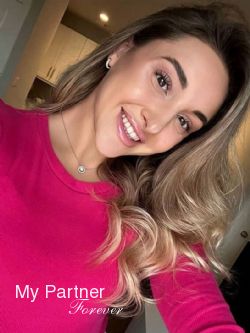 Dating with Stunning Ukrainian Lady Aleksandra from Kharkov, Ukraine