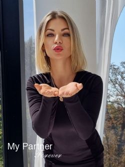 Datingsite to Meet Sexy Ukrainian Lady Svetlana from Krivoj Rog, Ukraine