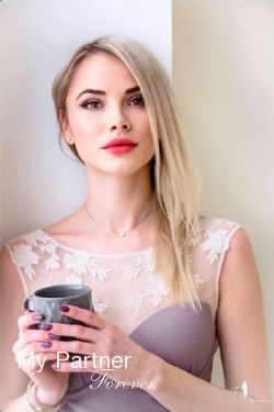 Patrick Schwarzenegger dating