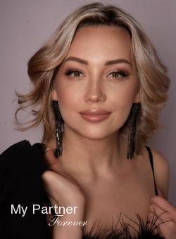 Marriage Agency Service to Meet Irina from Kiev, Ukraine
