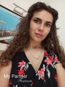 Online Dating with Stunning Ukrainian Woman Olena from Nikolaev, Ukraine