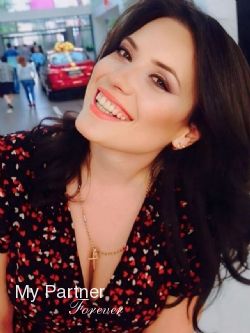 Ukrainian Girl Looking for Men - Nona from Kiev, Ukraine