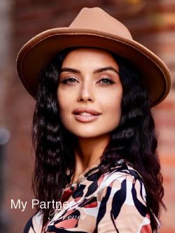 Ukrainian Woman for Marriage - Elena from Kharkov, Ukraine