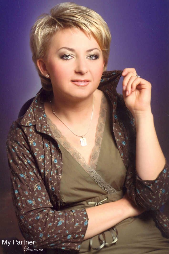 Dating Service to Meet Gorgeous Belarusian Lady Elena from Grodno, Belarus
