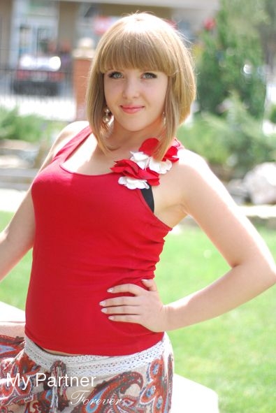 Dating with Stunning Ukrainian Woman Nataliya from Melitopol, Ukraine