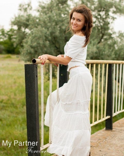 Datingsite to Meet Charming Ukrainian Girl Elena from Melitopol, Ukraine