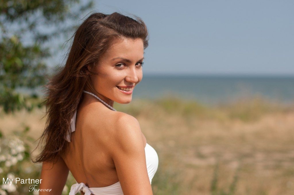 Datingsite to Meet Gorgeous Ukrainian Girl Elena from Melitopol, Ukraine