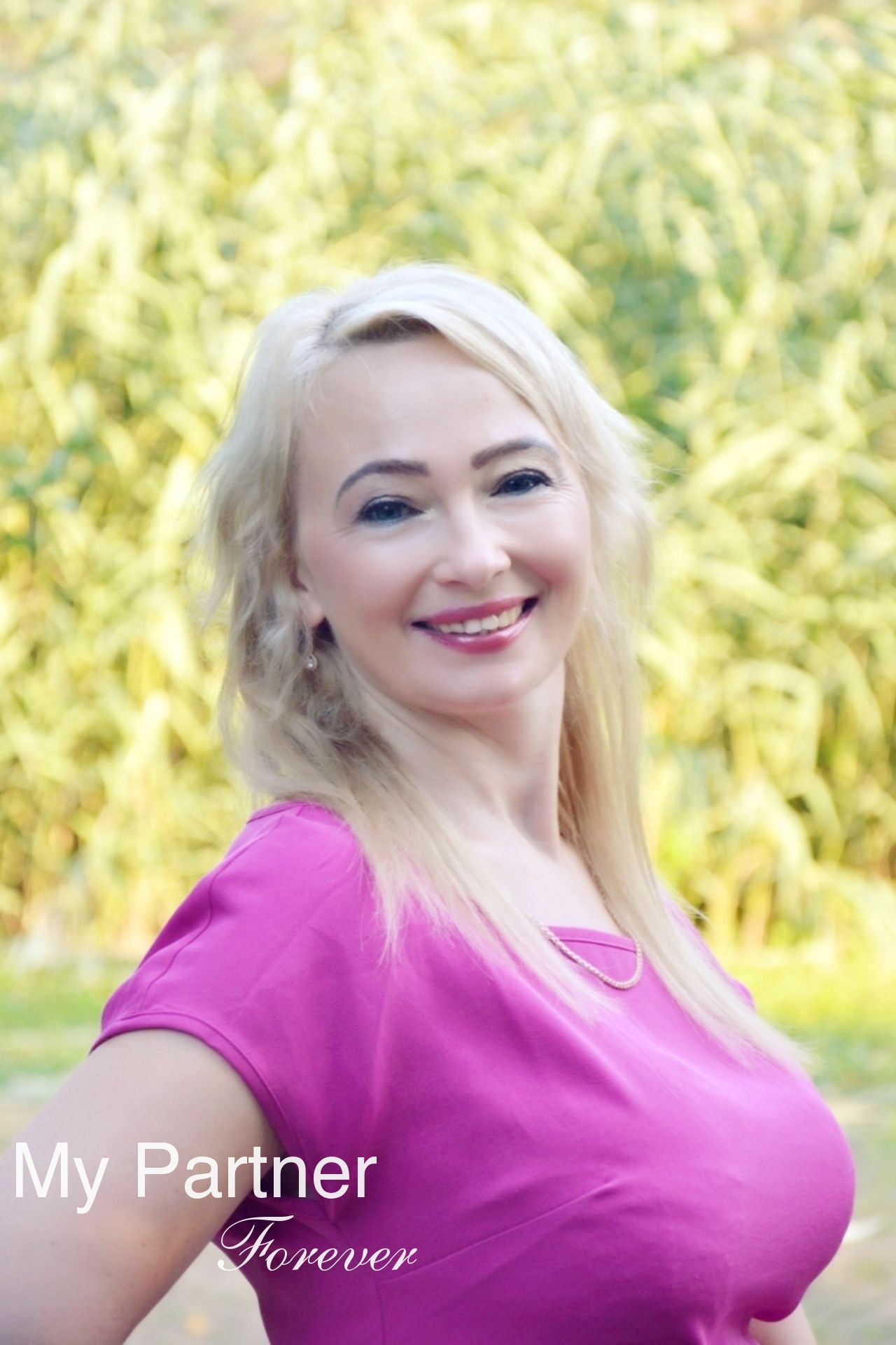 Single Ukrainian Ladies - Elena from Cherkasy, Ukraine