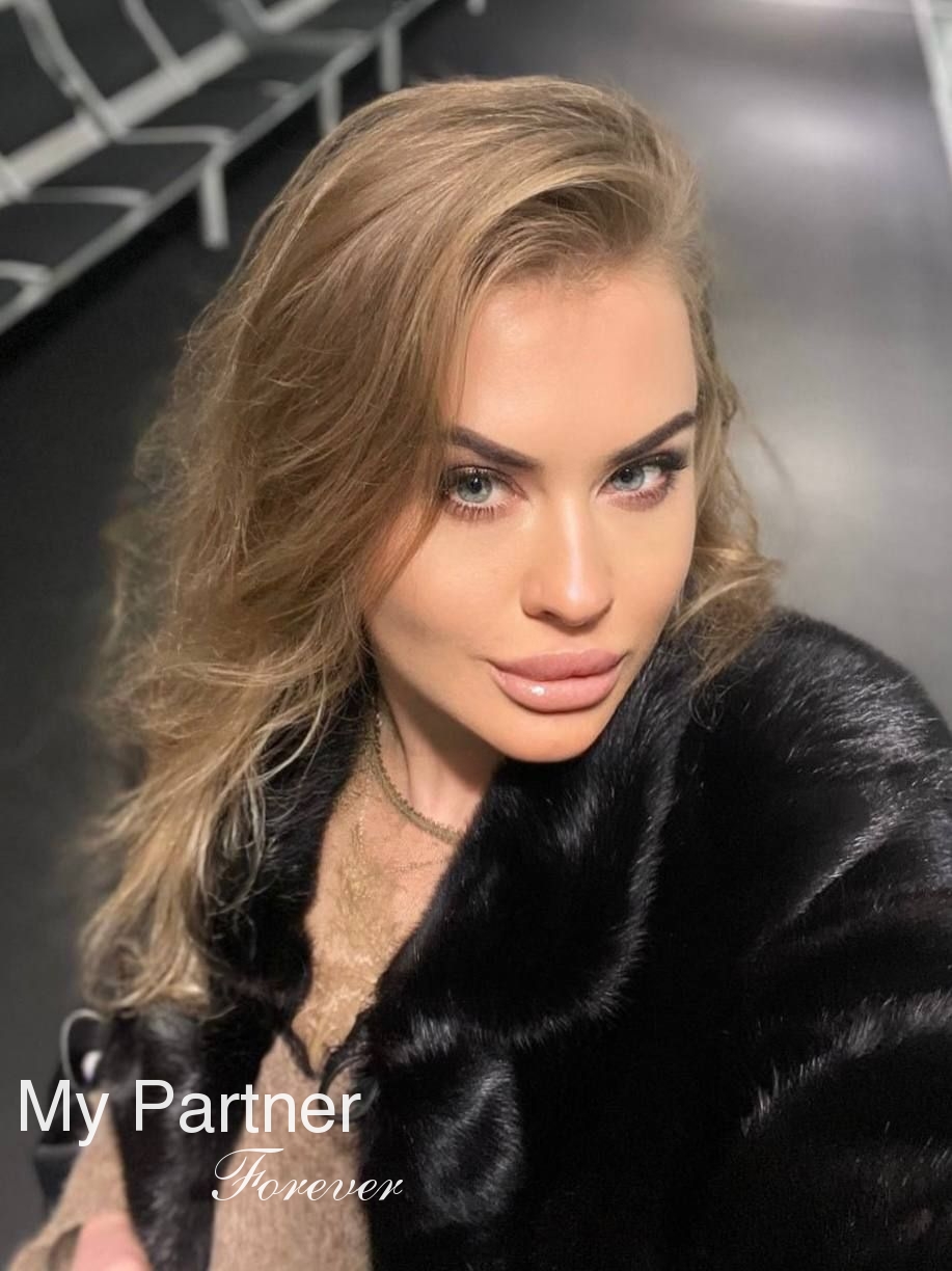 Charming Lady from Ukraine - Yuliya from Kharkov, Ukraine