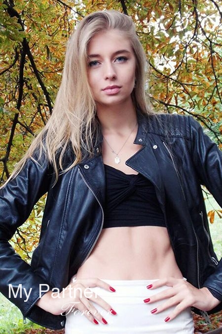 Charming Ukrainian Woman Yuliya from Kiev, Ukraine