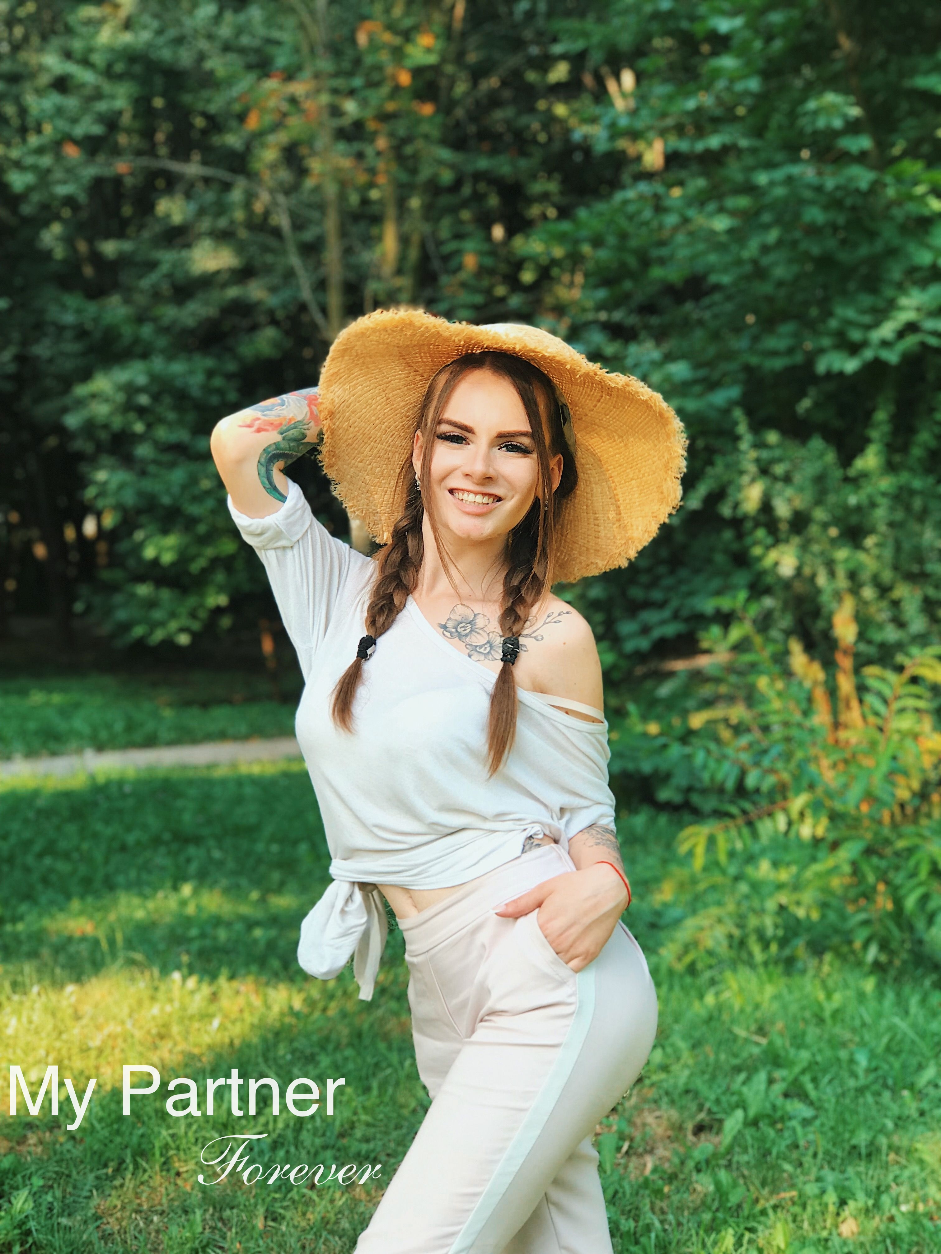Dating Service to Meet Beautiful Ukrainian Woman Katrina from Vinnitsa, Ukraine