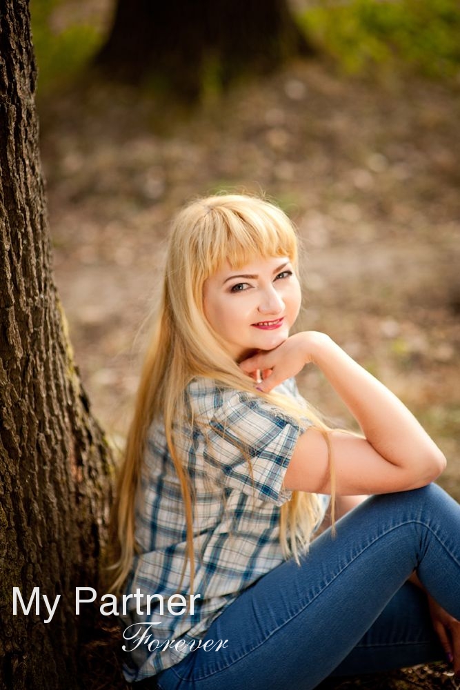 Dating Service to Meet Charming Ukrainian Girl Marianna from Poltava, Ukraine