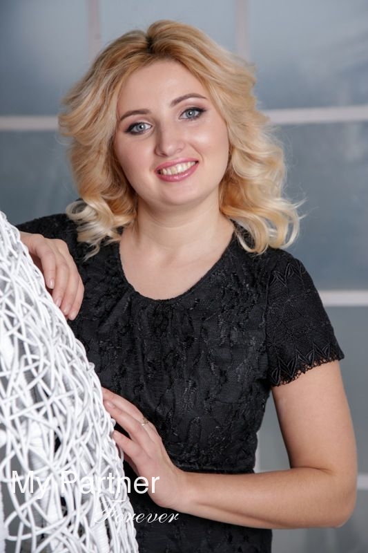 Dating Service to Meet Charming Ukrainian Girl Nataliya from Kiev, Ukraine