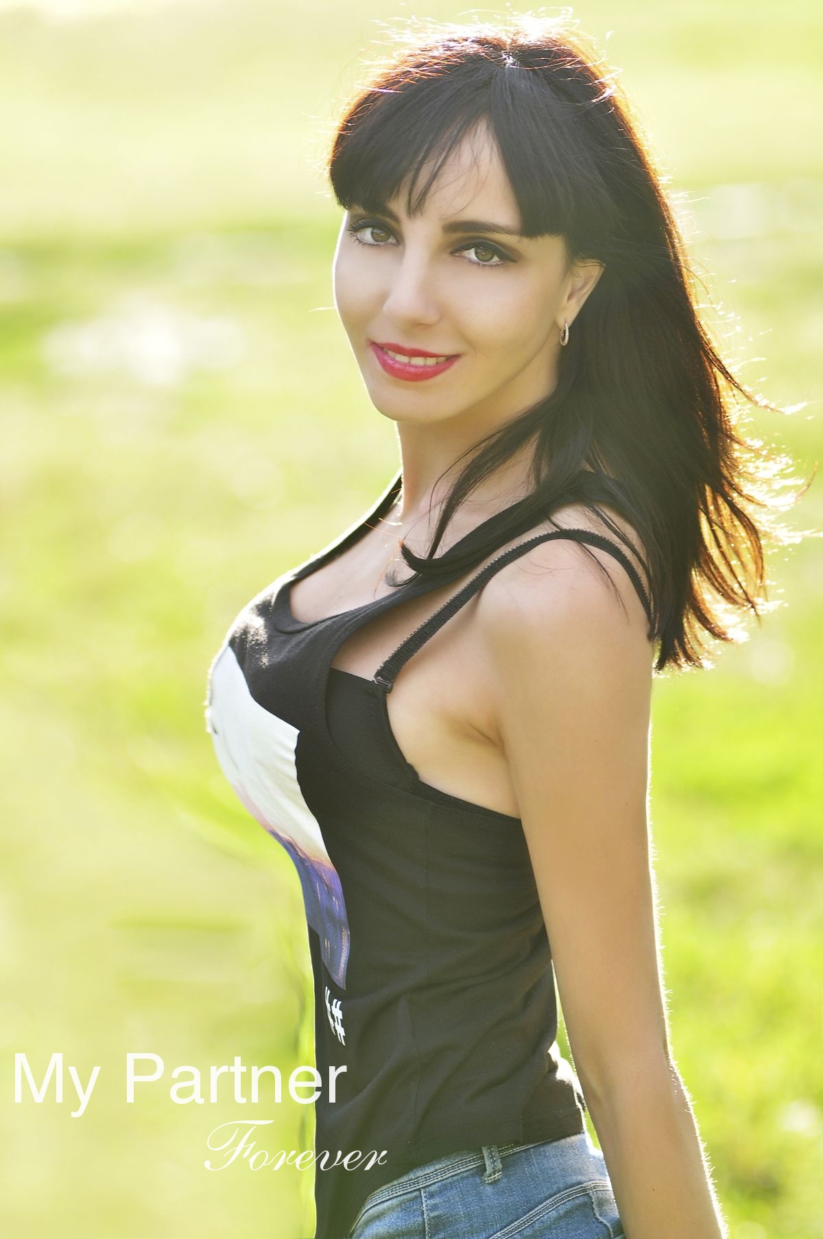 Dating Service to Meet Charming Ukrainian Girl Olga from Kiev, Ukraine