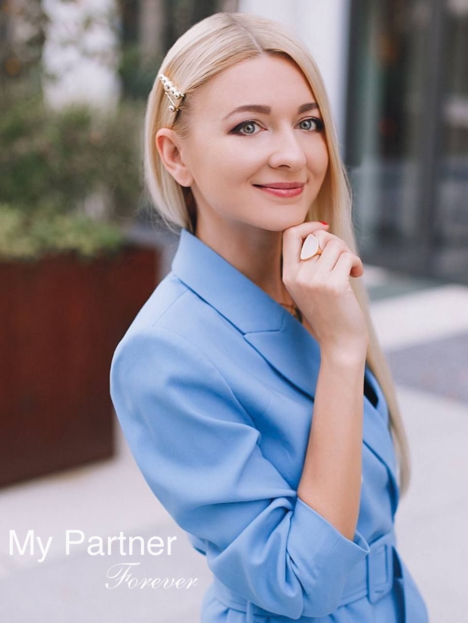Dating Service to Meet Charming Ukrainian Girl Yanina from Kiev, Ukraine