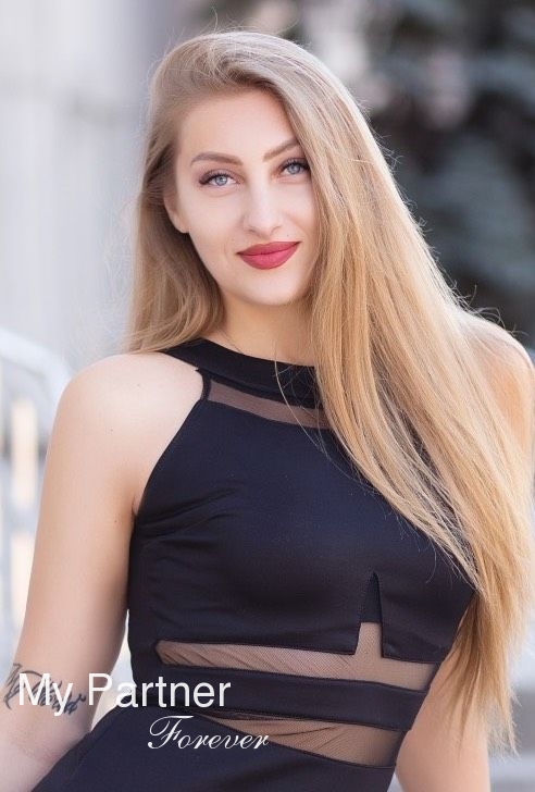 Dating Service to Meet Charming Ukrainian Lady Elizaveta from Poltava, Ukraine