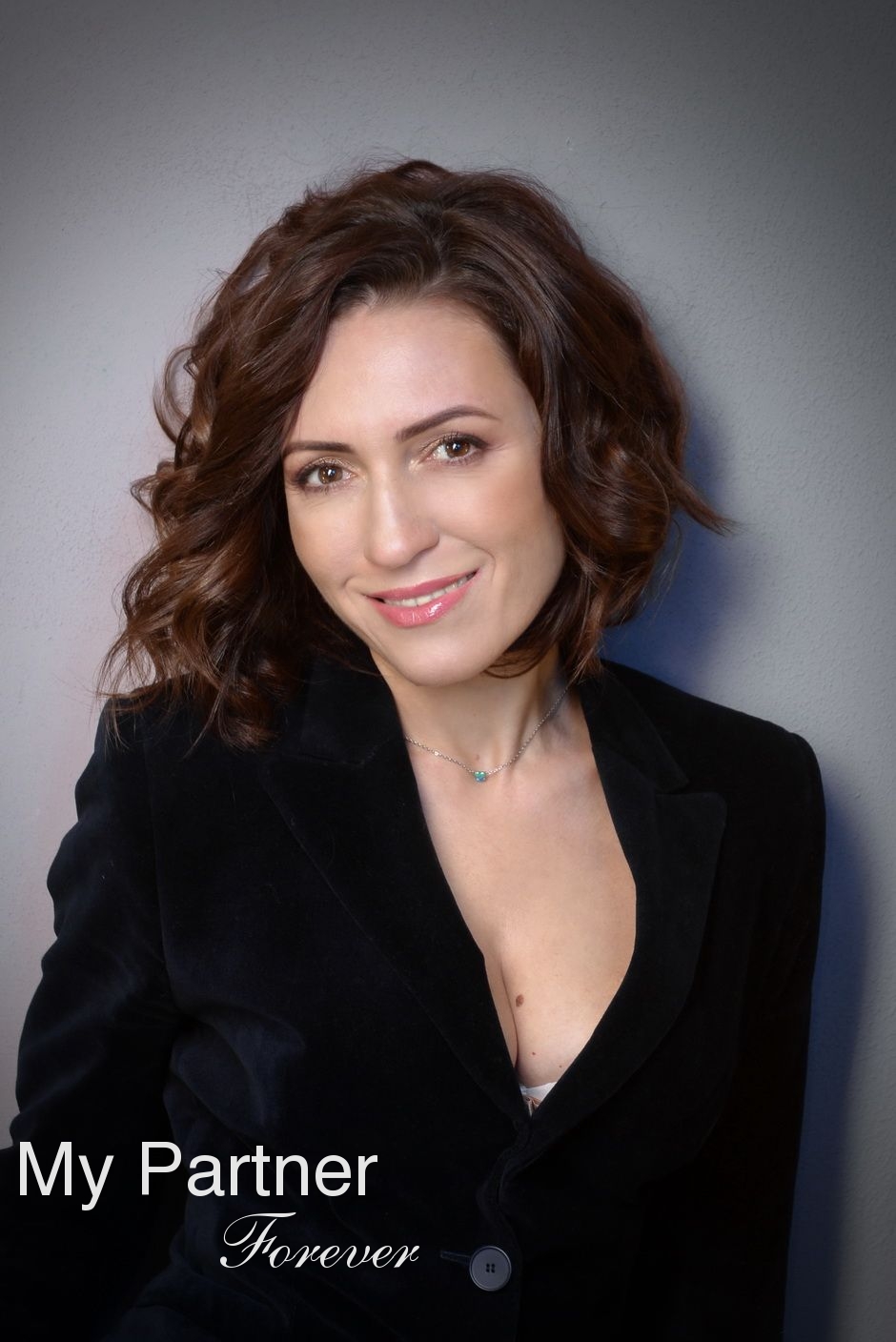 Dating Service to Meet Charming Ukrainian Lady Yuliya from Kharkov, Ukraine