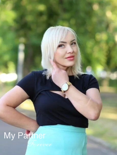 Dating Service to Meet Charming Ukrainian Woman Olena from Odessa, Ukraine