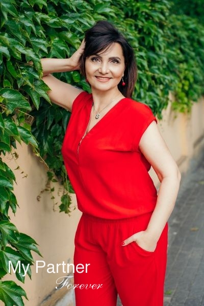 Dating Service to Meet Gorgeous Ukrainian Woman Nataliya from Zaporozhye, Ukraine