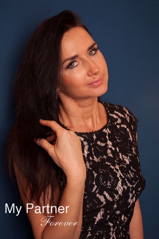 Dating Service to Meet Gorgeous Ukrainian Woman Yuliya from Zaporozhye, Ukraine