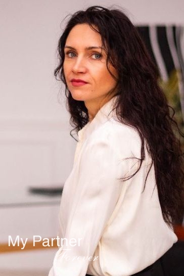 Dating Service to Meet Pretty Russian Woman Elena from Kaliningrad, Russia