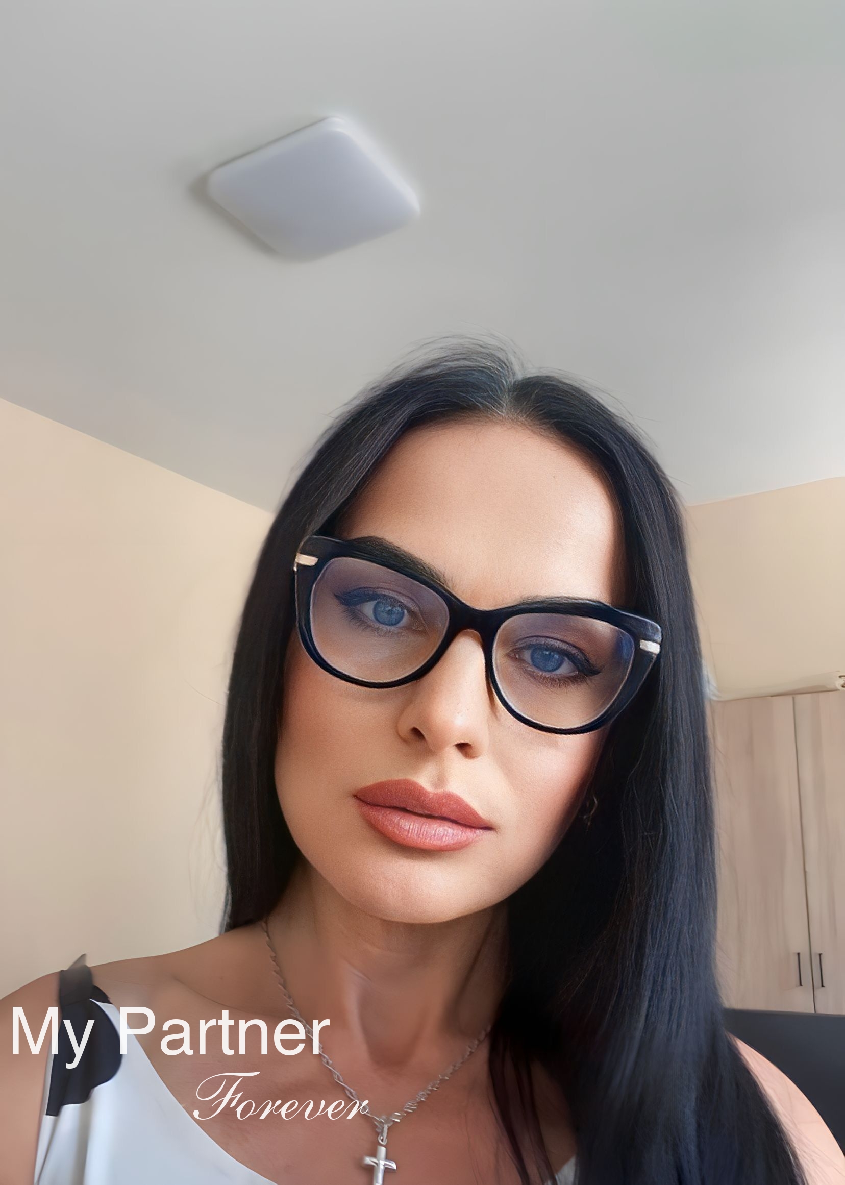 Dating Service to Meet Pretty Ukrainian Girl Lesya from Cherkasy, Ukraine