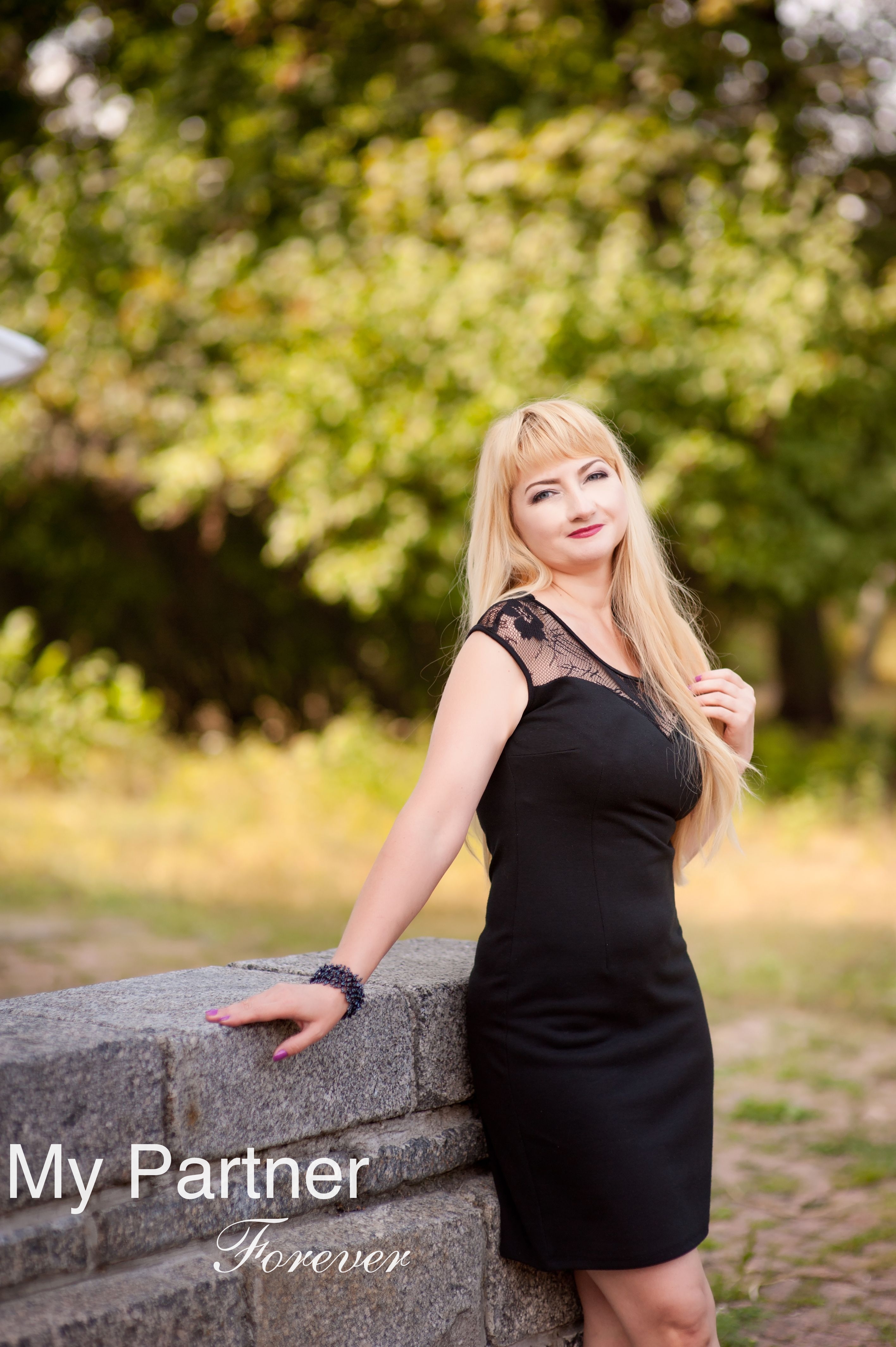 Dating Service to Meet Pretty Ukrainian Girl Marianna from Poltava, Ukraine