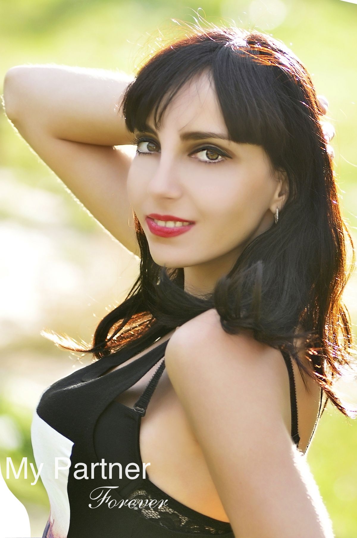 Dating Service to Meet Pretty Ukrainian Girl Olga from Kiev, Ukraine