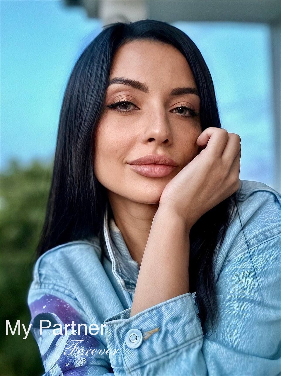 Dating Service to Meet Pretty Ukrainian Lady Elena from Kharkov, Ukraine