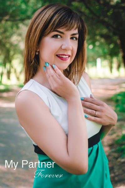 Dating Service to Meet Pretty Ukrainian Woman Tatiyana from Zaporozhye, Ukraine