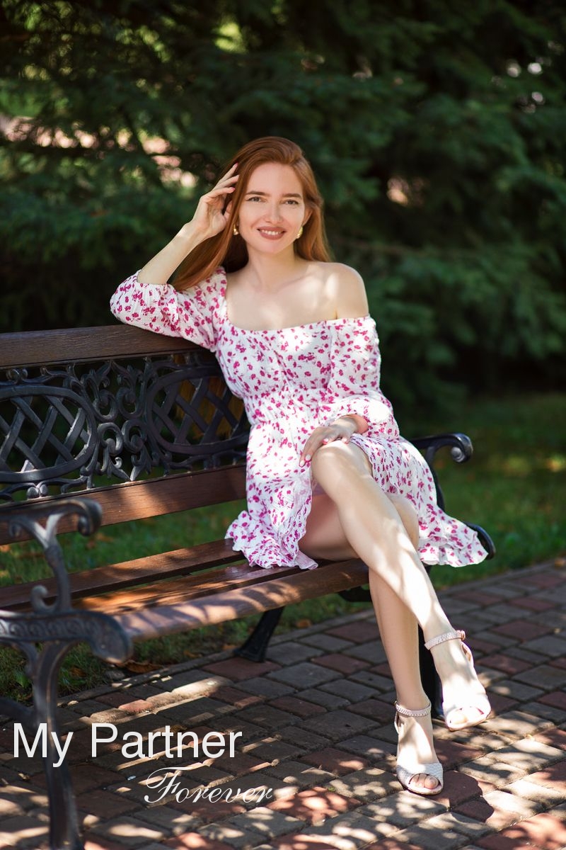 Dating Service to Meet Pretty Ukrainian Woman Yuliya from Krivoj Rog, Ukraine