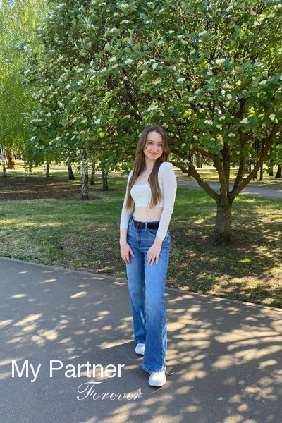 Dating Service to Meet Sexy Ukrainian Lady Nadezhda from Krivoj Rog, Ukraine
