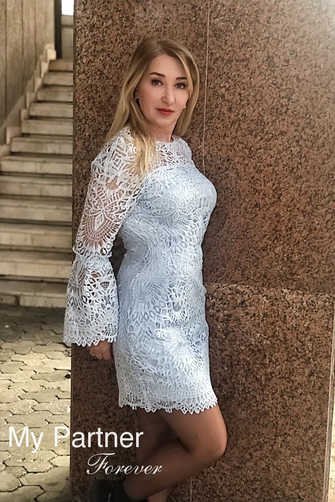 Dating Service to Meet Sexy Ukrainian Woman Alla from Vinnitsa, Ukraine