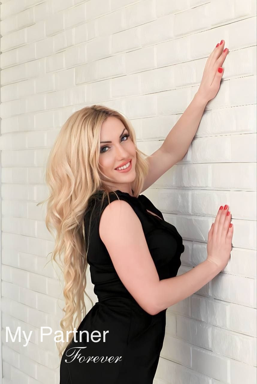 Dating Service to Meet Sexy Ukrainian Woman Svetlana from Kharkov, Ukraine