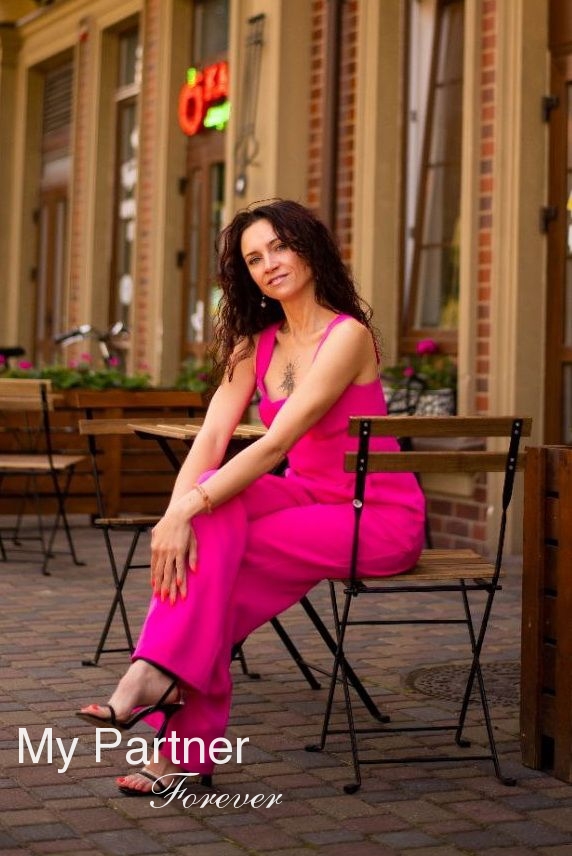 Dating Service to Meet Single Russian Woman Elena from Kaliningrad, Russia