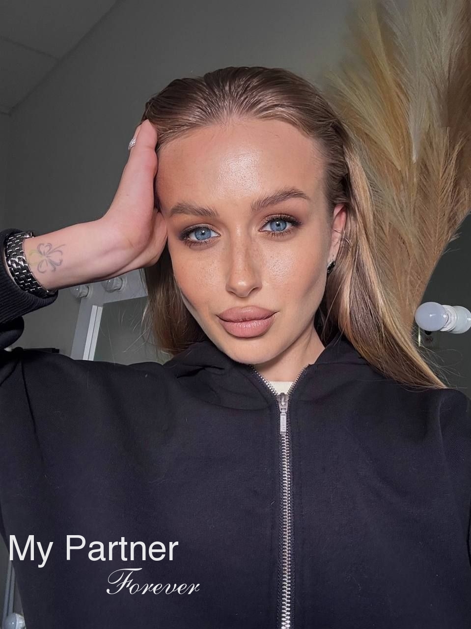 Dating Service to Meet Single Ukrainian Lady Karina from Kharkov, Ukraine