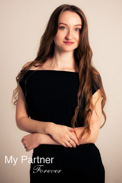 Dating Service to Meet Single Ukrainian Lady Nadezhda from Krivoj Rog, Ukraine