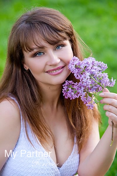 Dating Service to Meet Stunning Ukrainian Girl Oksana from Zaporozhye, Ukraine