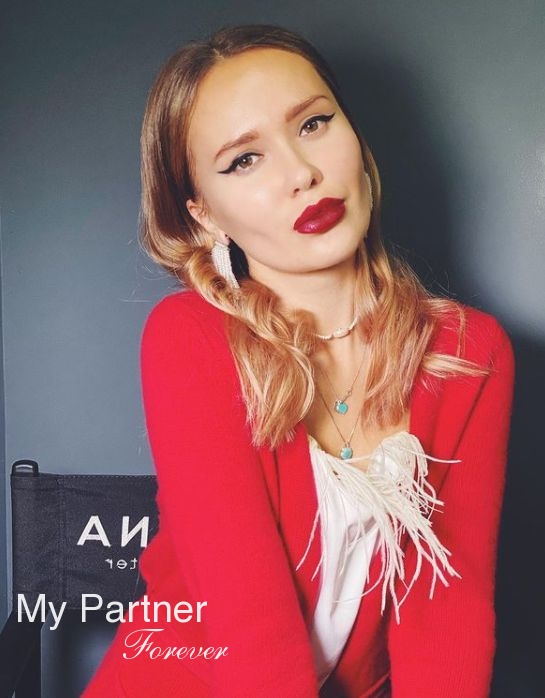 Dating Service to Meet Stunning Ukrainian Girl Tatiyana from Kiev, Ukraine