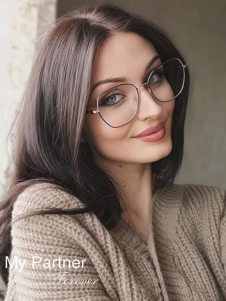 Dating Service to Meet Stunning Ukrainian Woman Adel from Odessa, Ukraine