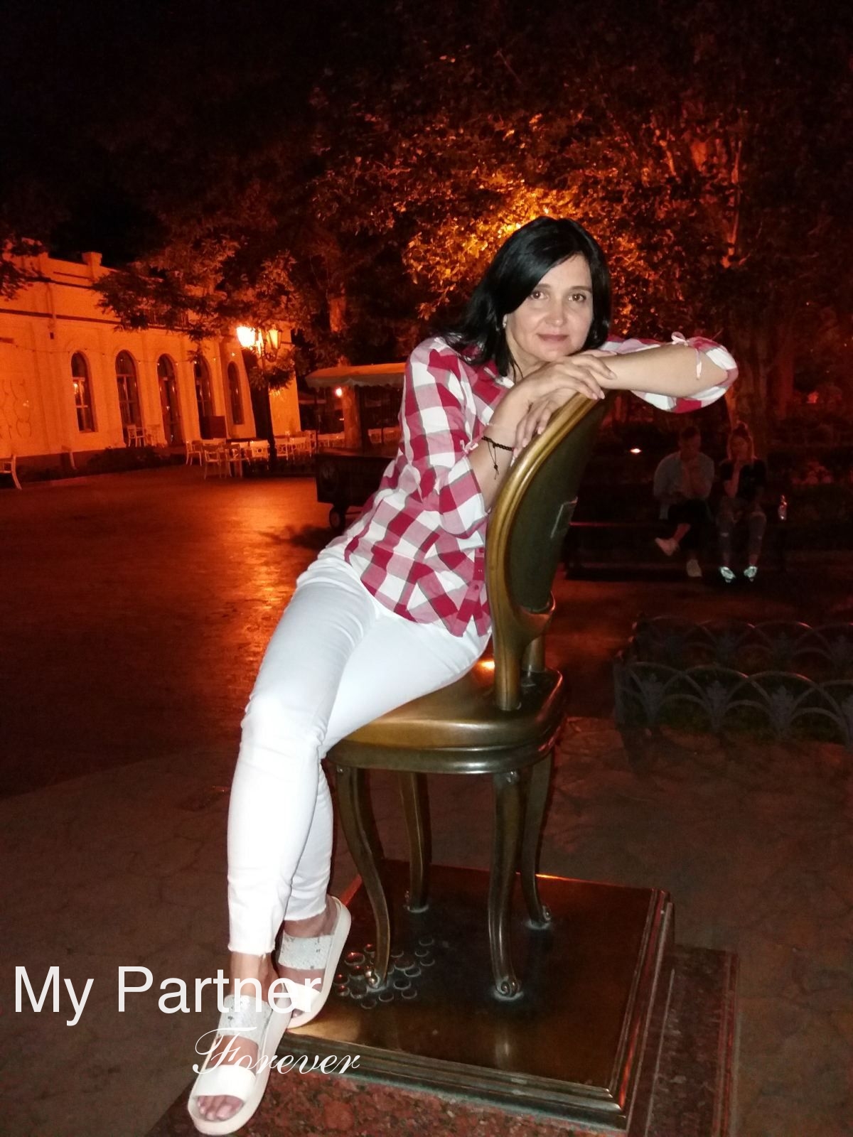 Dating Service to Meet Stunning Ukrainian Woman Alla from Vinnitsa, Ukraine