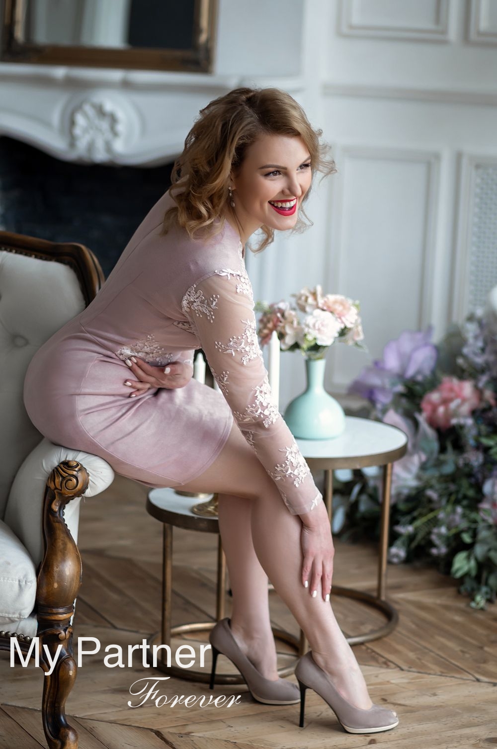 Dating Service to Meet Stunning Ukrainian Woman Elena from Kharkov, Ukraine
